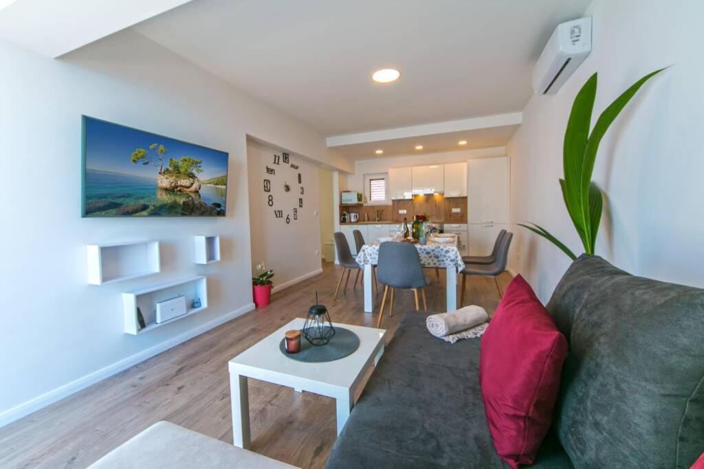 Apartman Macan Brela Luaran gambar