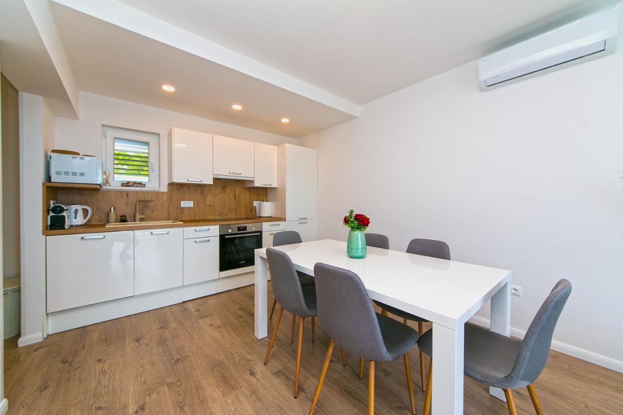 Apartman Macan Brela Luaran gambar